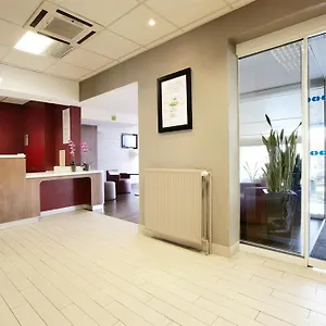 3* מלון Campanile Centre